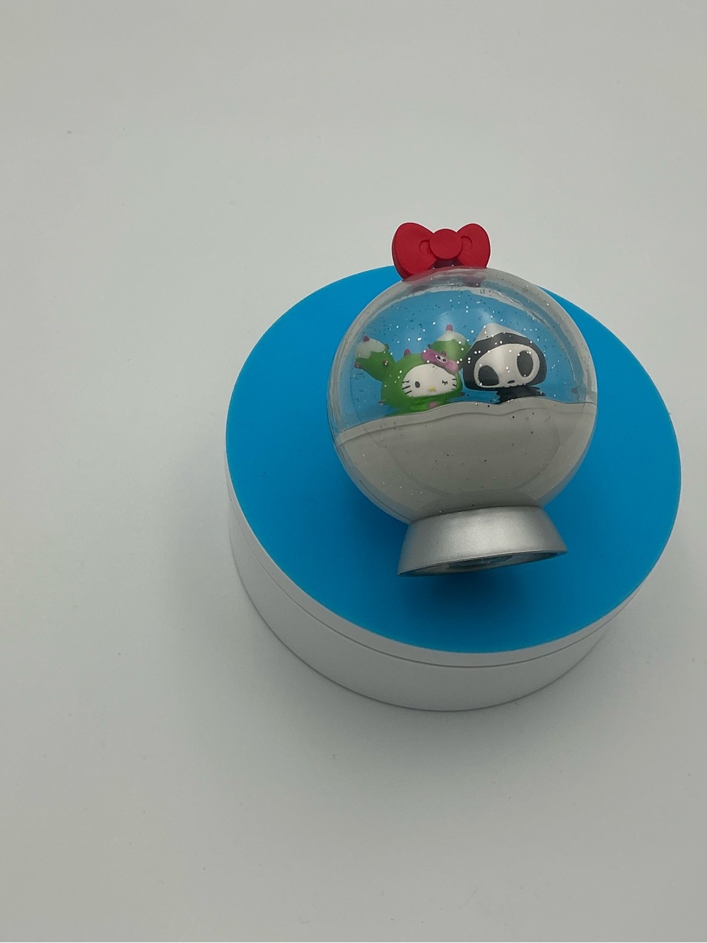 TOKIDOKI Snow Ball Kitty - Picture 4 of 4